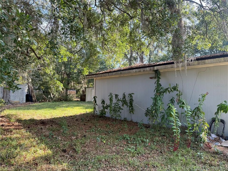 На продажу: $174,900 (3 спален, 1 ванн, 884 Квадратных фут)