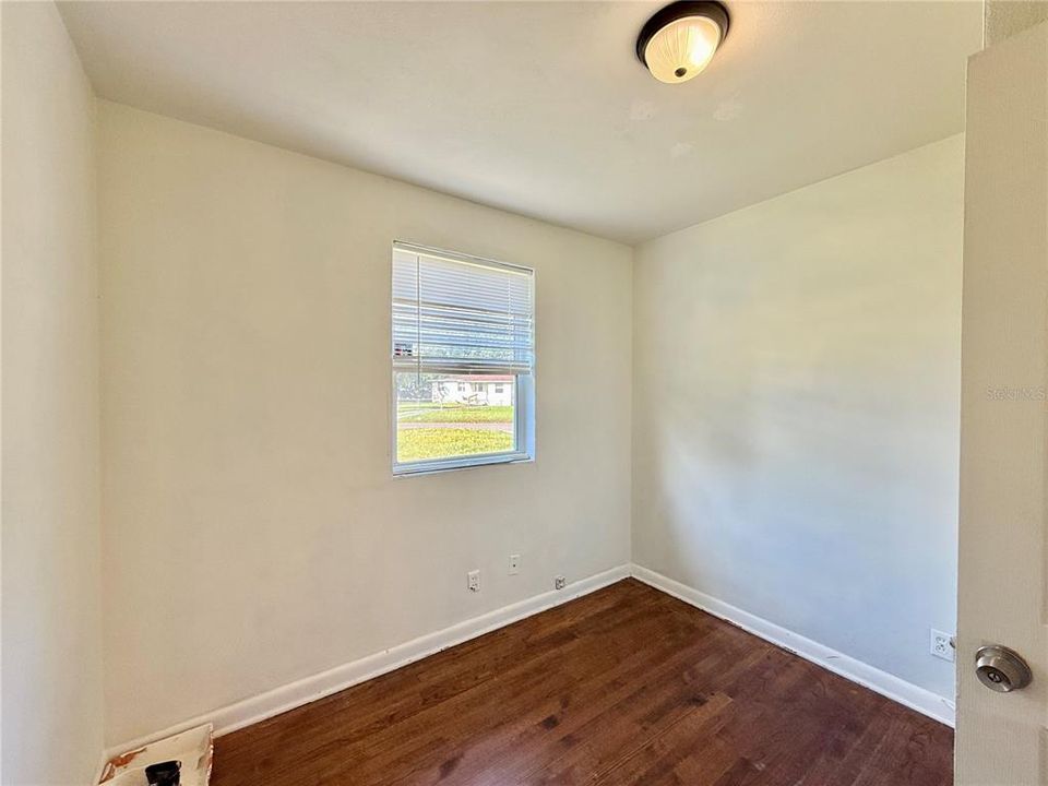 На продажу: $174,900 (3 спален, 1 ванн, 884 Квадратных фут)