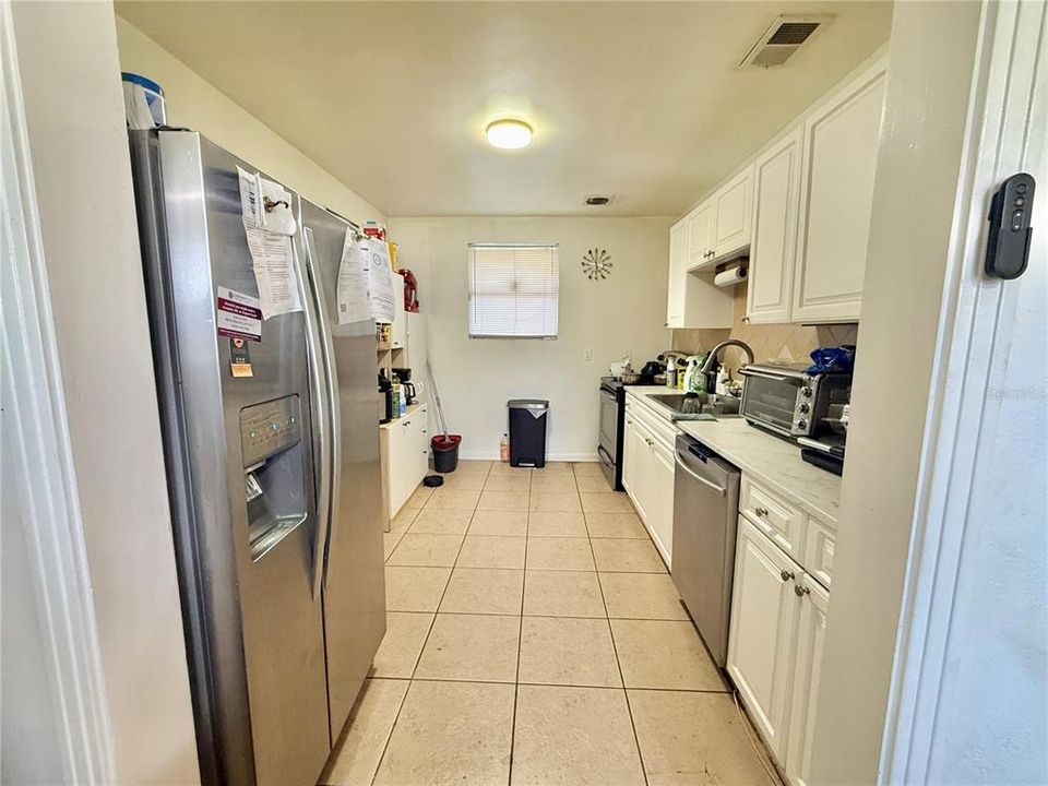 На продажу: $174,900 (3 спален, 1 ванн, 884 Квадратных фут)