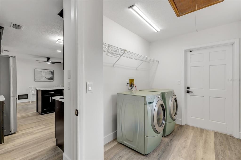 En Venta: $535,000 (3 camas, 3 baños, 1815 Pies cuadrados)