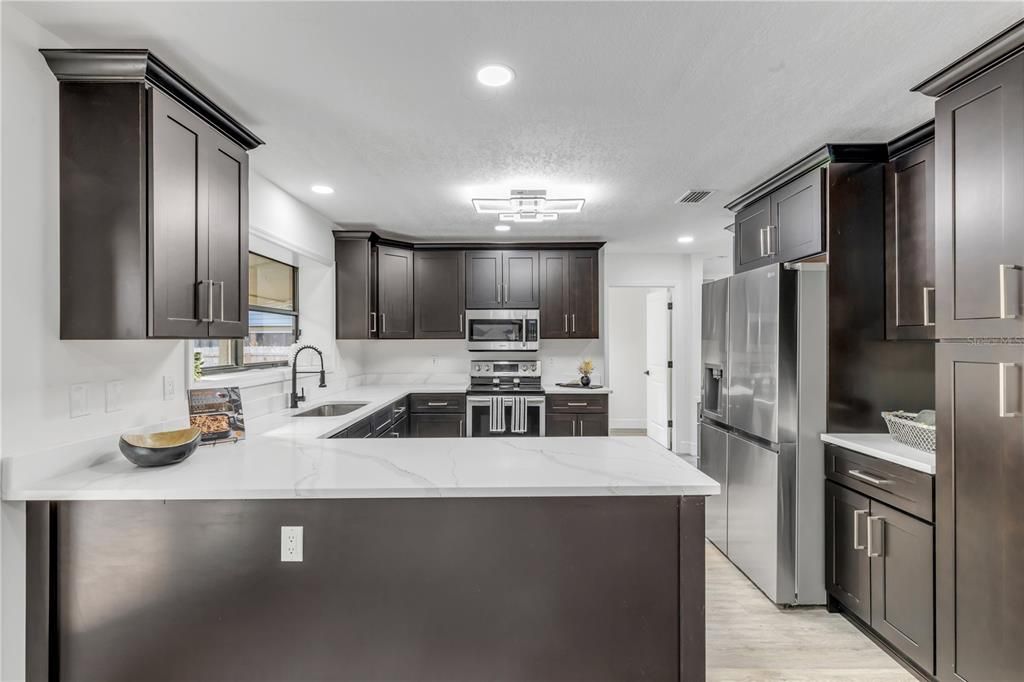 En Venta: $535,000 (3 camas, 3 baños, 1815 Pies cuadrados)