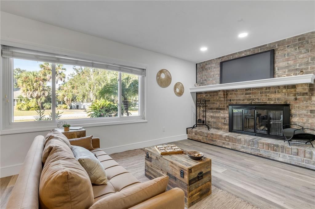 En Venta: $535,000 (3 camas, 3 baños, 1815 Pies cuadrados)