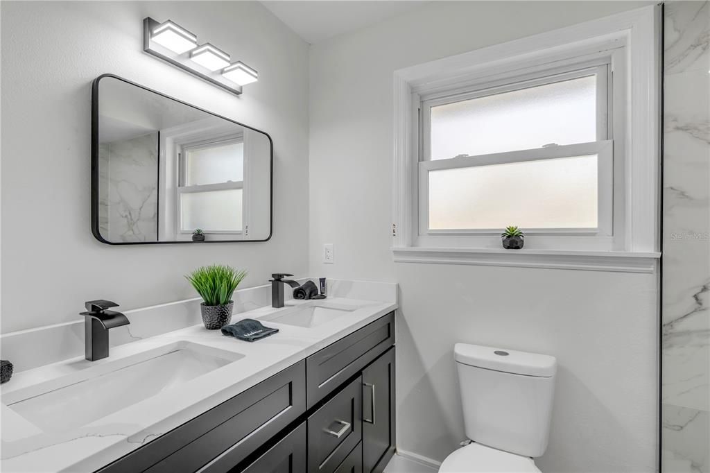 En Venta: $535,000 (3 camas, 3 baños, 1815 Pies cuadrados)