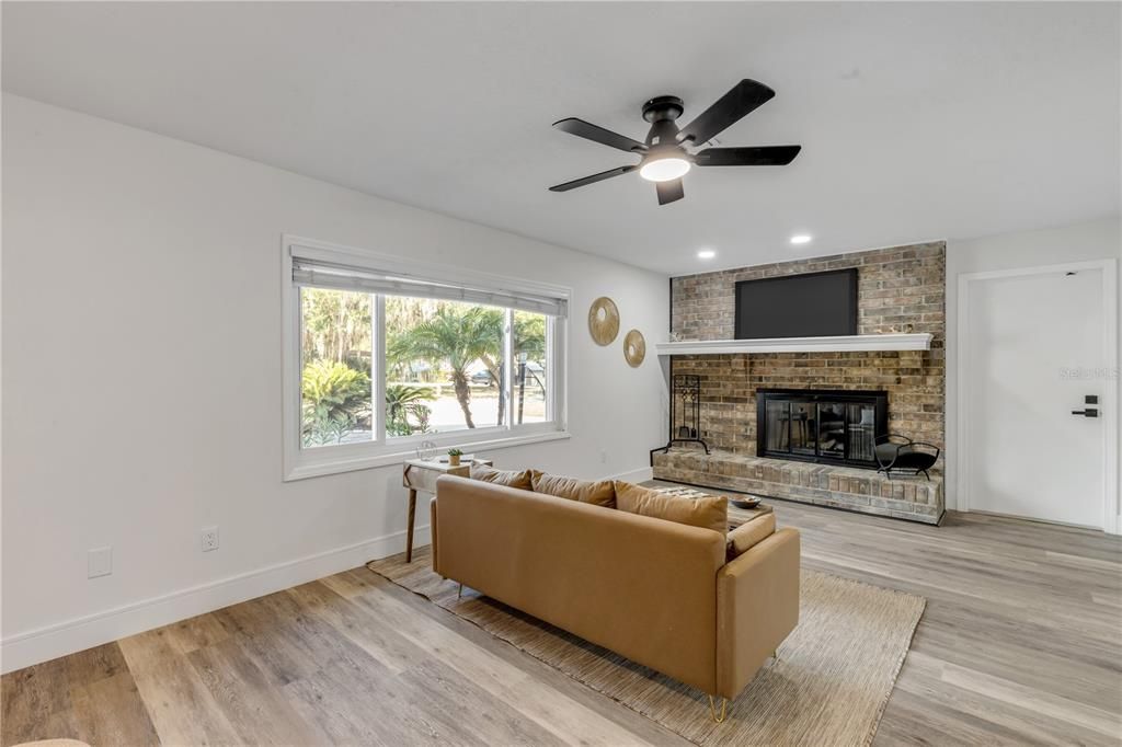 En Venta: $535,000 (3 camas, 3 baños, 1815 Pies cuadrados)