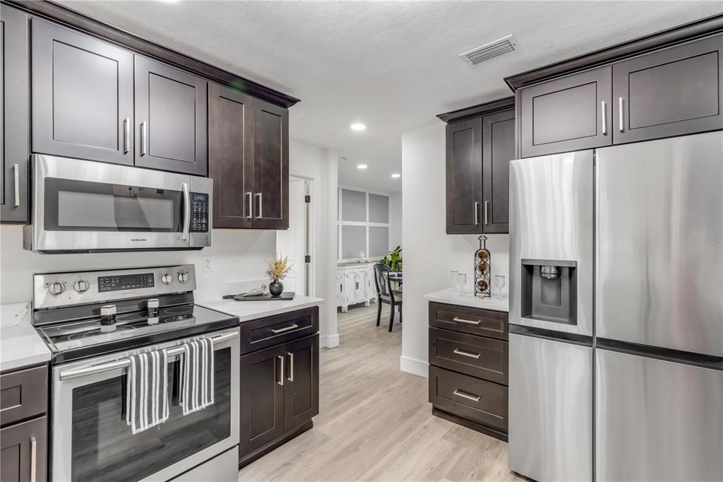 En Venta: $535,000 (3 camas, 3 baños, 1815 Pies cuadrados)