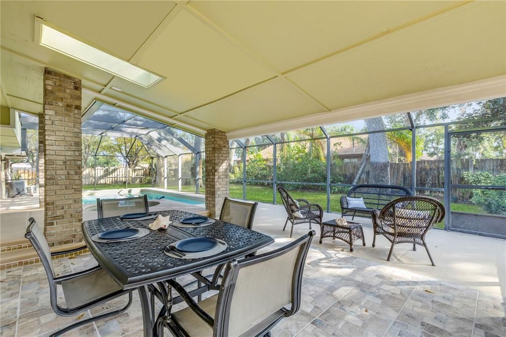 En Venta: $535,000 (3 camas, 3 baños, 1815 Pies cuadrados)