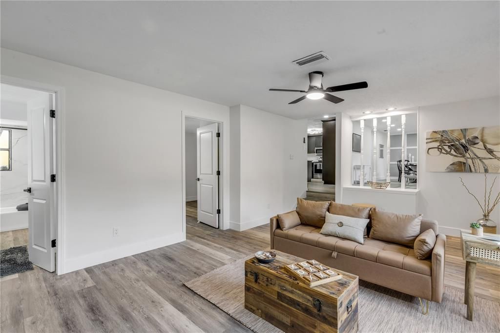 En Venta: $535,000 (3 camas, 3 baños, 1815 Pies cuadrados)