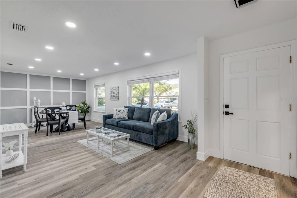 En Venta: $535,000 (3 camas, 3 baños, 1815 Pies cuadrados)