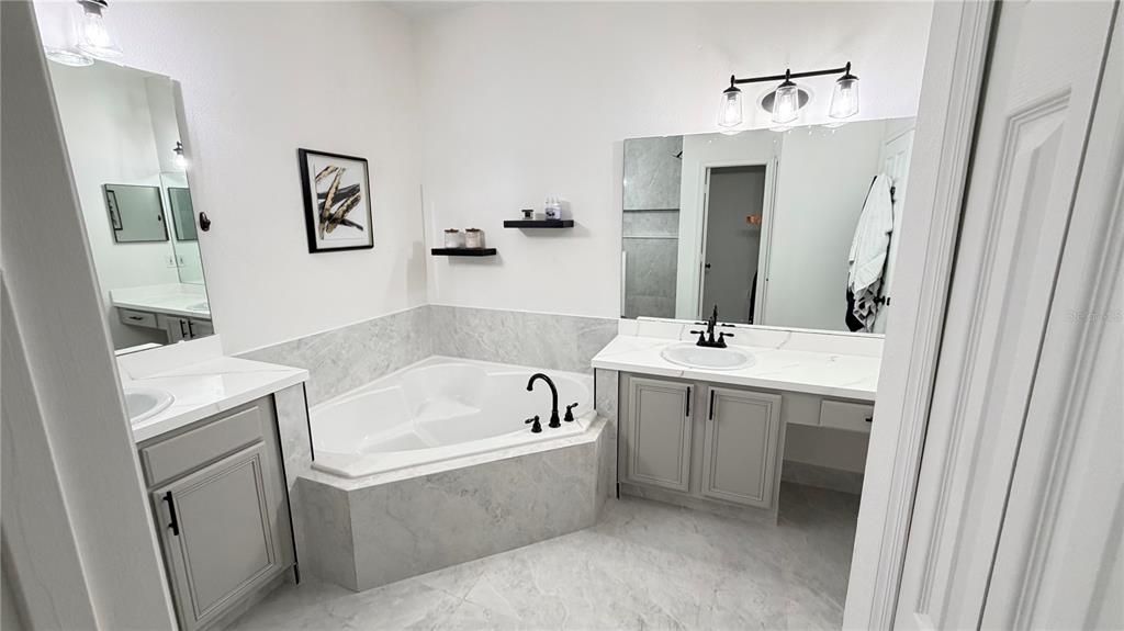 На продажу: $499,990 (3 спален, 2 ванн, 2166 Квадратных фут)