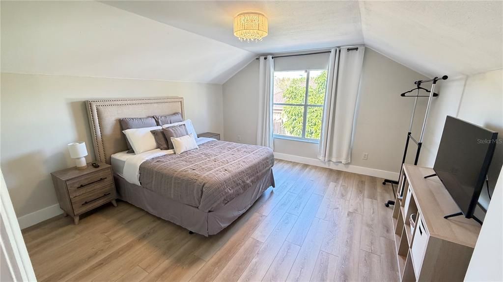 На продажу: $499,990 (3 спален, 2 ванн, 2166 Квадратных фут)