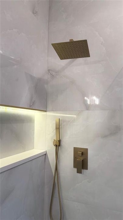 На продажу: $499,990 (3 спален, 2 ванн, 2166 Квадратных фут)