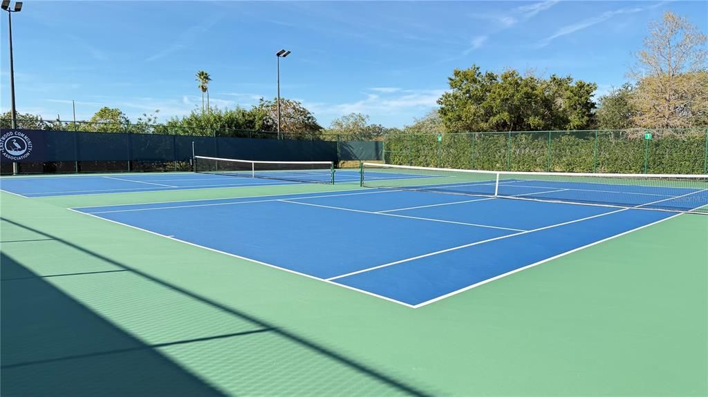 На продажу: $499,990 (3 спален, 2 ванн, 2166 Квадратных фут)