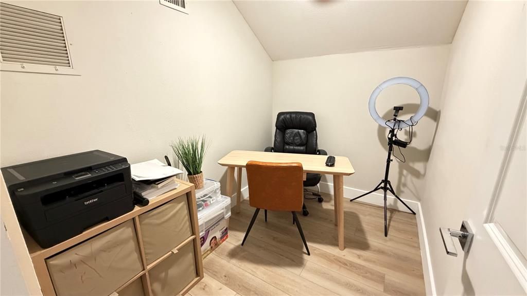 На продажу: $499,990 (3 спален, 2 ванн, 2166 Квадратных фут)