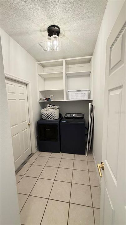 На продажу: $499,990 (3 спален, 2 ванн, 2166 Квадратных фут)