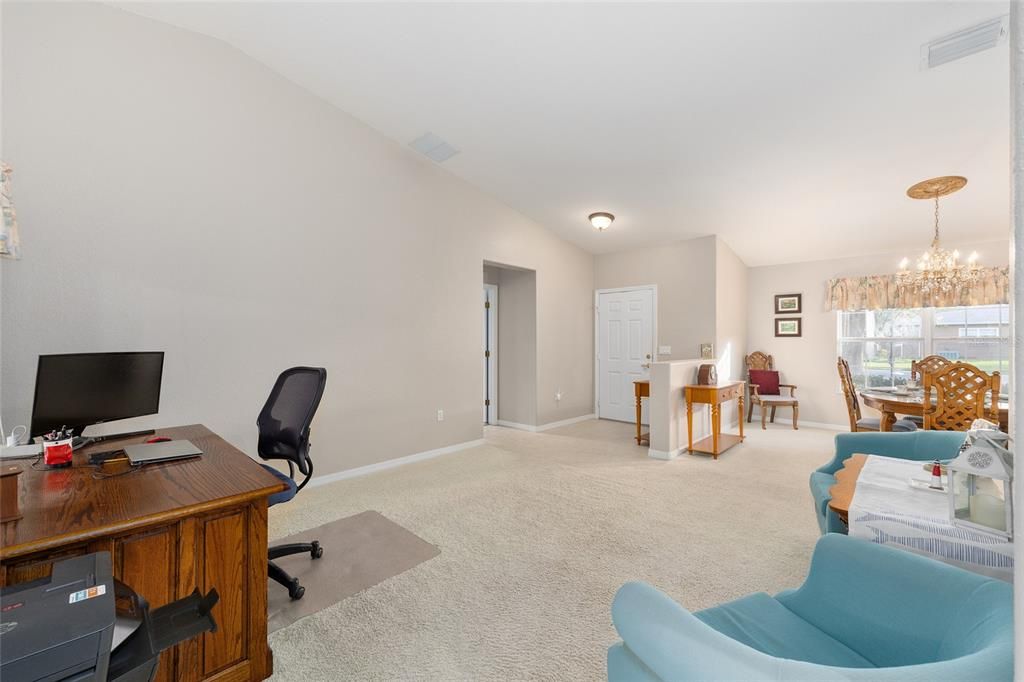 На продажу: $319,000 (3 спален, 2 ванн, 2029 Квадратных фут)