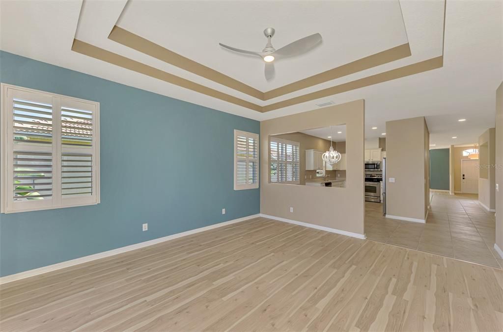 En Venta: $459,000 (4 camas, 2 baños, 2207 Pies cuadrados)