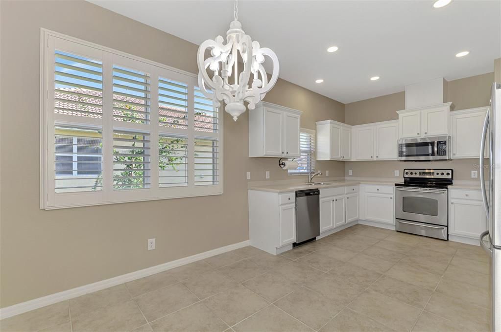 En Venta: $459,000 (4 camas, 2 baños, 2207 Pies cuadrados)