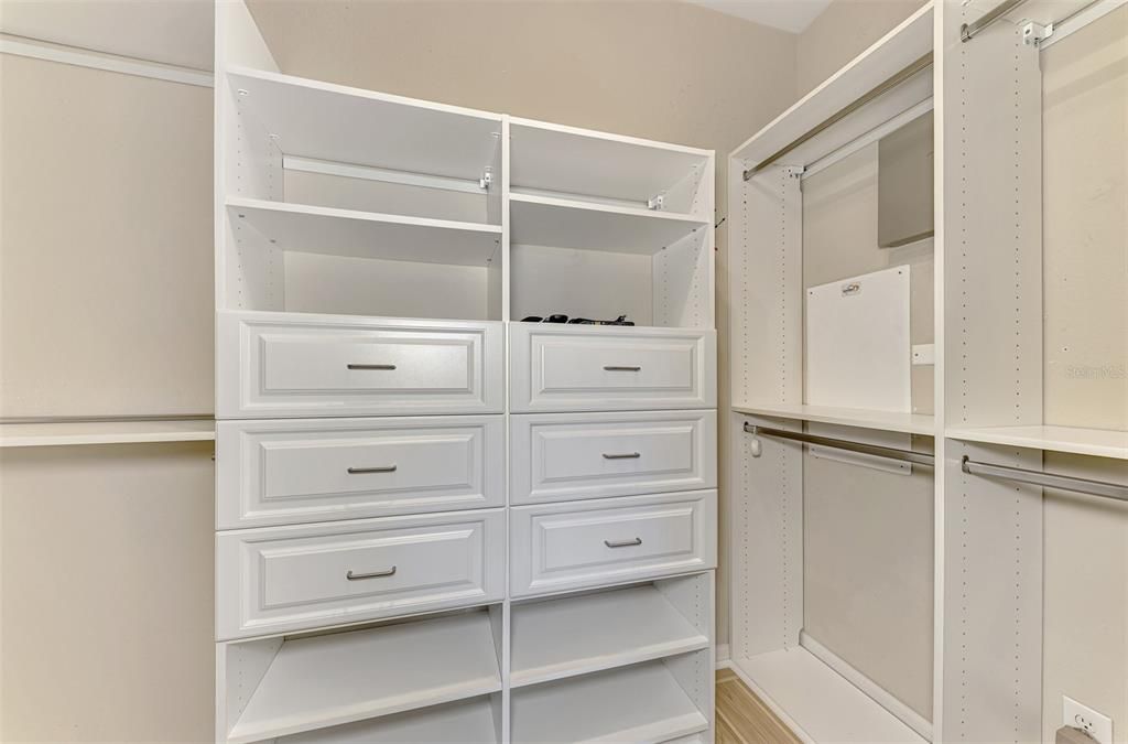 En Venta: $459,000 (4 camas, 2 baños, 2207 Pies cuadrados)