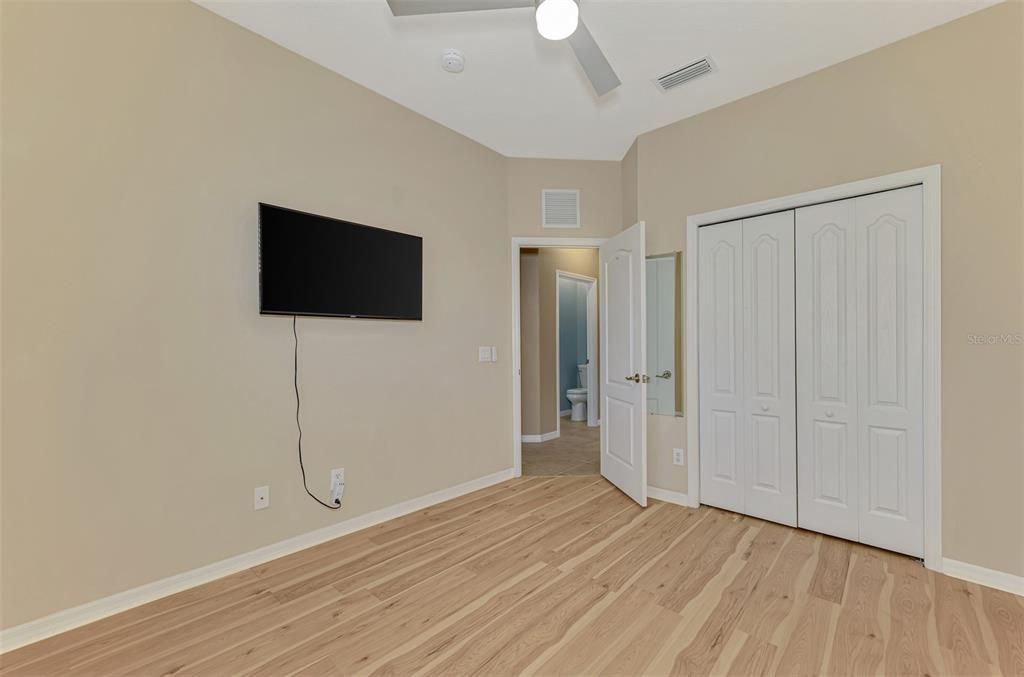 En Venta: $459,000 (4 camas, 2 baños, 2207 Pies cuadrados)