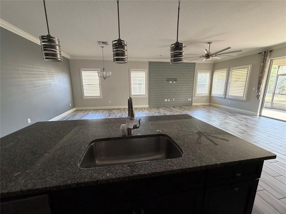 For Sale: $484,900 (3 beds, 2 baths, 2074 Square Feet)