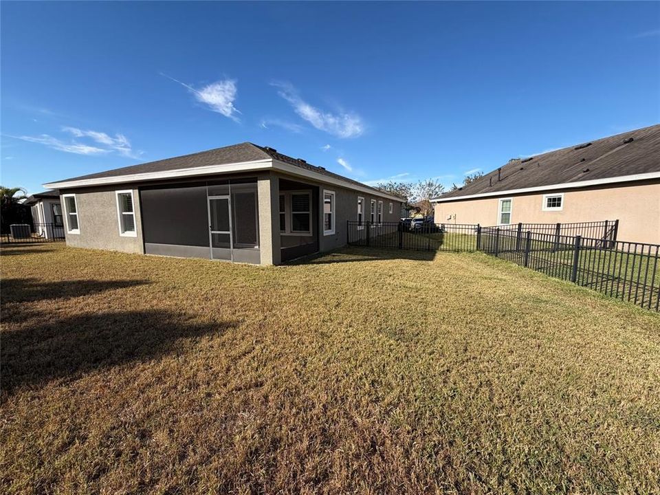 For Sale: $484,900 (3 beds, 2 baths, 2074 Square Feet)