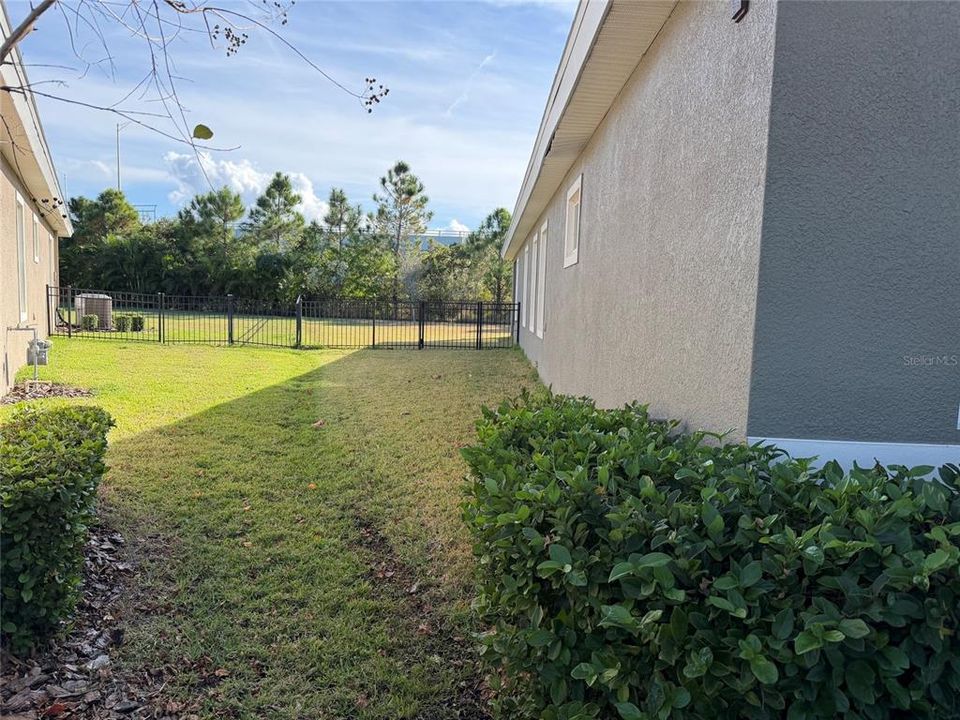 For Sale: $484,900 (3 beds, 2 baths, 2074 Square Feet)