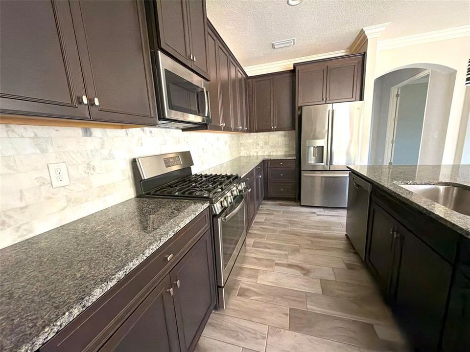 For Sale: $484,900 (3 beds, 2 baths, 2074 Square Feet)