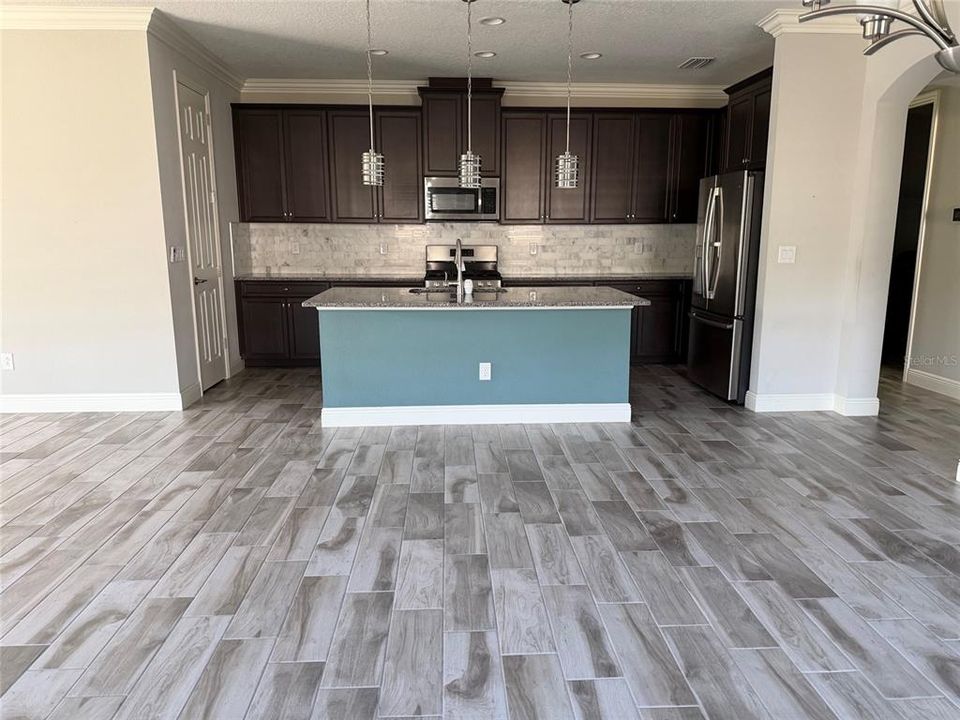 For Sale: $484,900 (3 beds, 2 baths, 2074 Square Feet)