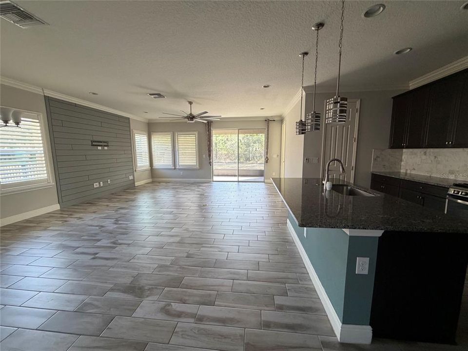 For Sale: $484,900 (3 beds, 2 baths, 2074 Square Feet)