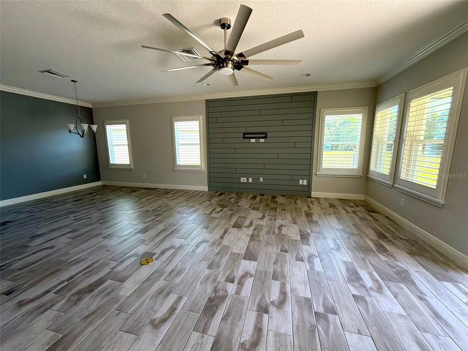 For Sale: $484,900 (3 beds, 2 baths, 2074 Square Feet)