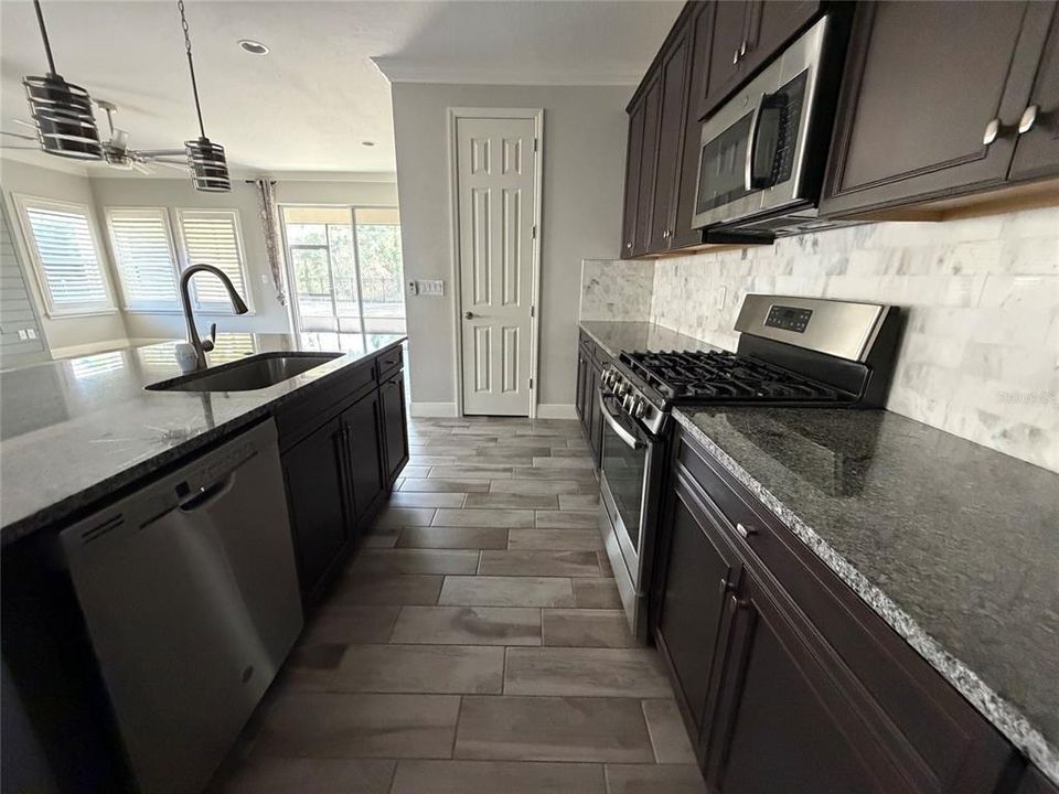 For Sale: $484,900 (3 beds, 2 baths, 2074 Square Feet)