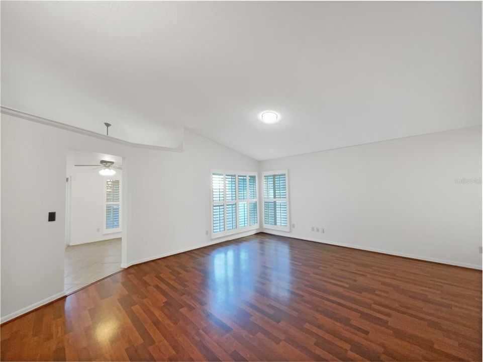 待售: $340,000 (3 贝兹, 2 浴室, 1375 平方英尺)