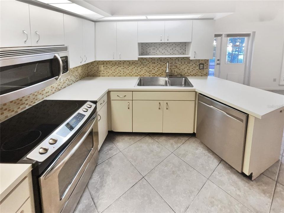 待售: $340,000 (3 贝兹, 2 浴室, 1375 平方英尺)