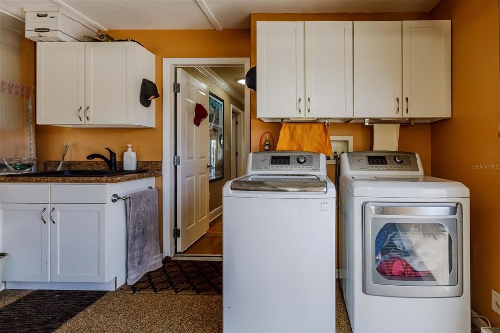 For Sale: $2,000,000 (3 beds, 2 baths, 1705 Square Feet)