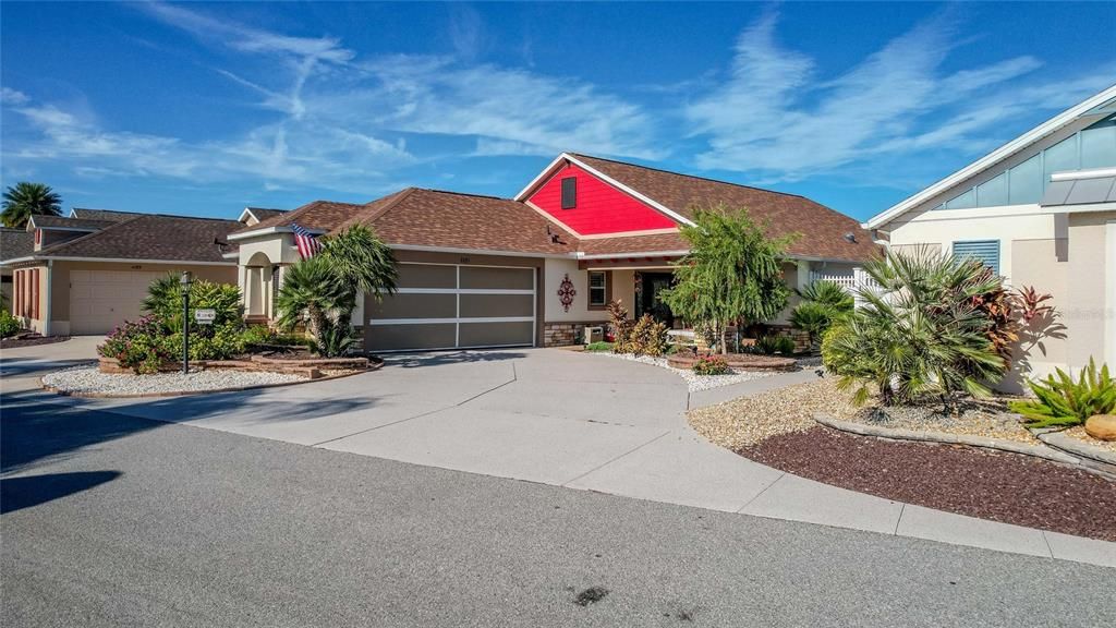 For Sale: $2,000,000 (3 beds, 2 baths, 1705 Square Feet)