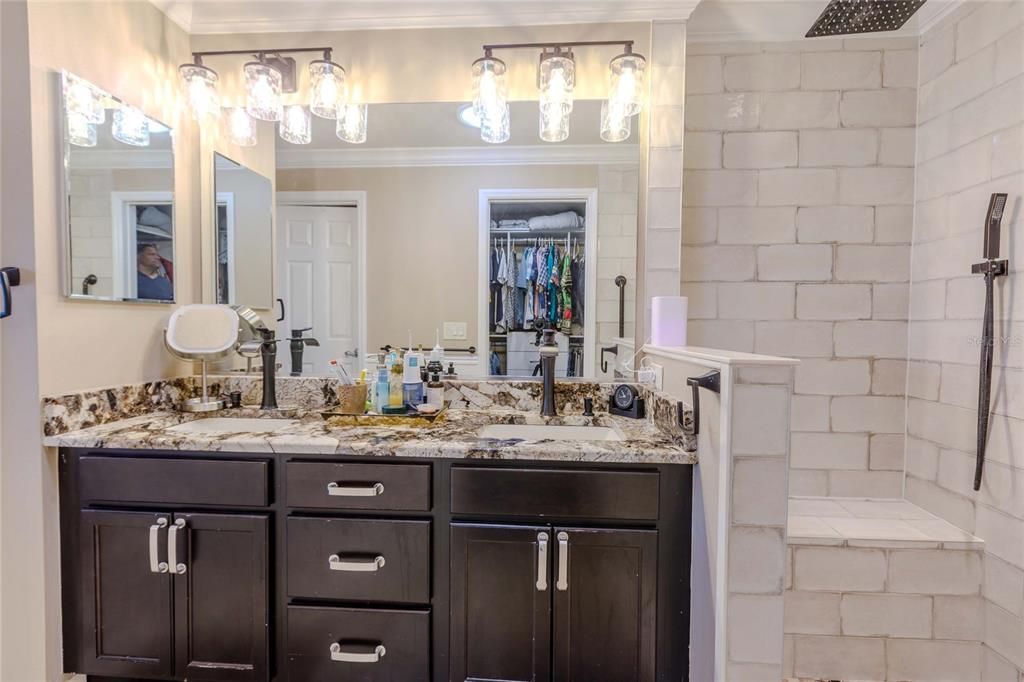 For Sale: $2,000,000 (3 beds, 2 baths, 1705 Square Feet)