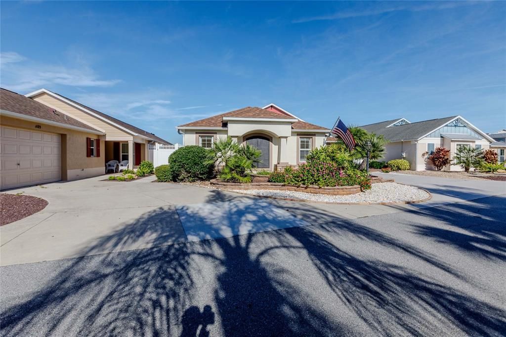 For Sale: $2,000,000 (3 beds, 2 baths, 1705 Square Feet)