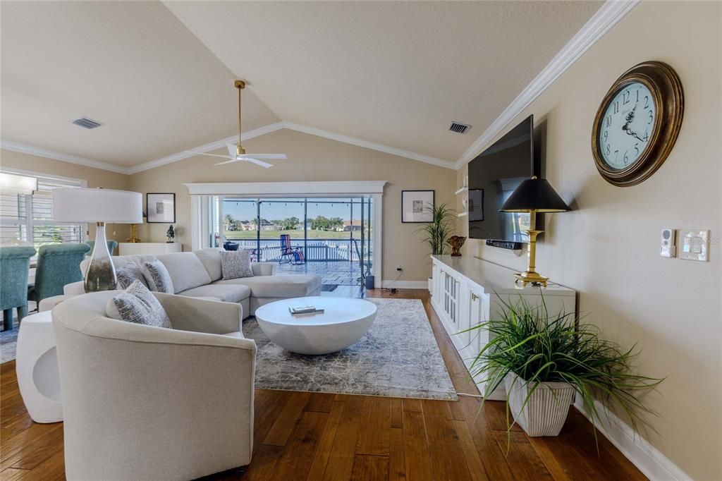 For Sale: $2,000,000 (3 beds, 2 baths, 1705 Square Feet)