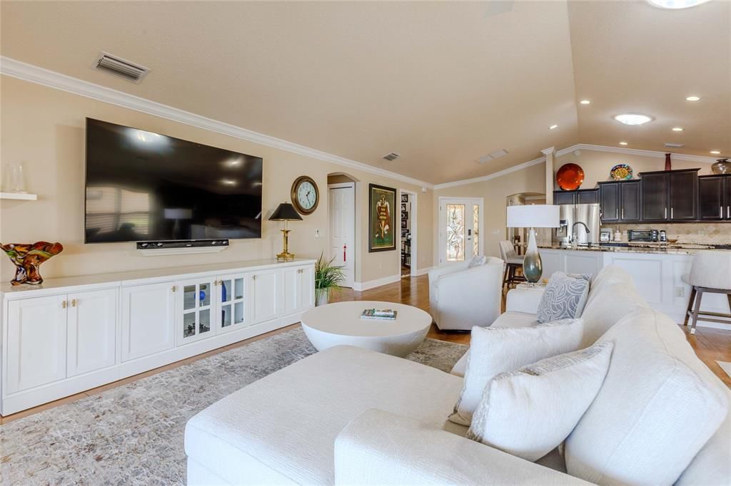 For Sale: $2,000,000 (3 beds, 2 baths, 1705 Square Feet)