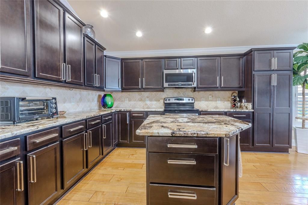 For Sale: $2,000,000 (3 beds, 2 baths, 1705 Square Feet)