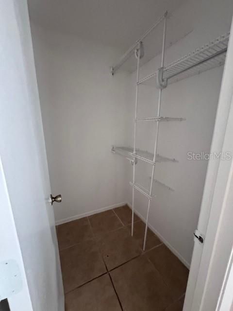 На продажу: $240,000 (2 спален, 2 ванн, 837 Квадратных фут)