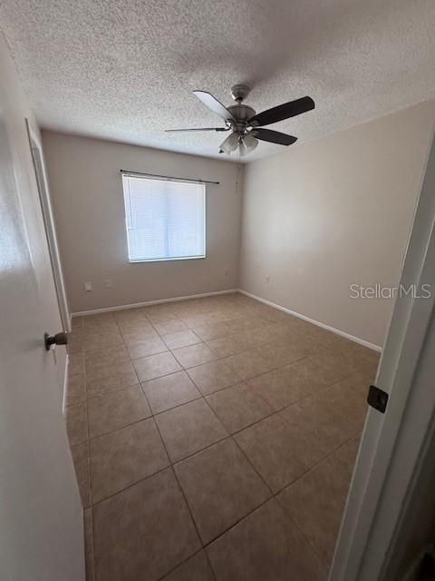 На продажу: $240,000 (2 спален, 2 ванн, 837 Квадратных фут)