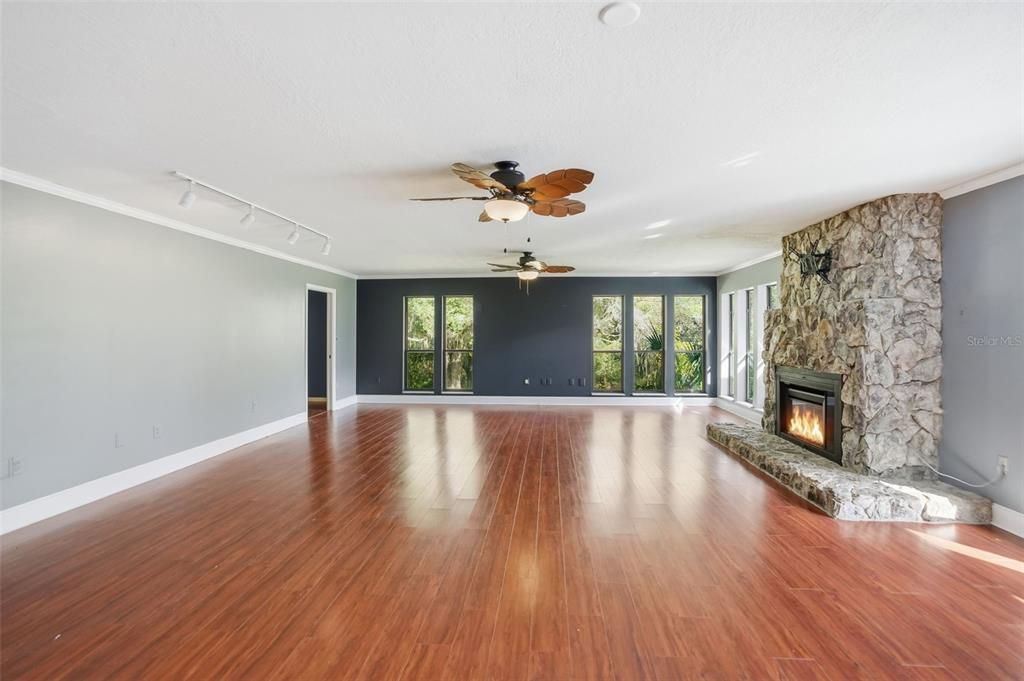 待售: $485,000 (3 贝兹, 2 浴室, 2223 平方英尺)