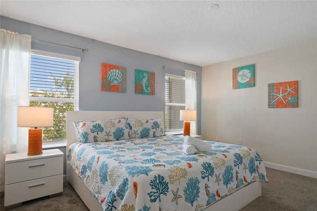 En Venta: $378,000 (4 camas, 3 baños, 1914 Pies cuadrados)