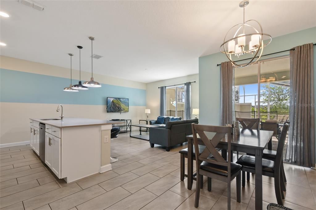 En Venta: $378,000 (4 camas, 3 baños, 1914 Pies cuadrados)