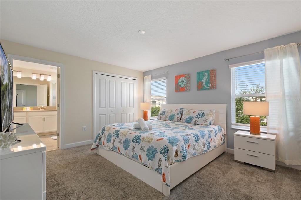 En Venta: $378,000 (4 camas, 3 baños, 1914 Pies cuadrados)