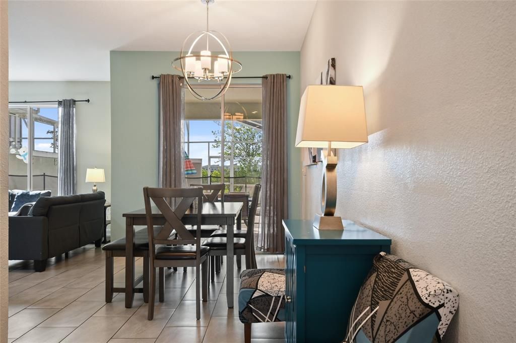 En Venta: $378,000 (4 camas, 3 baños, 1914 Pies cuadrados)