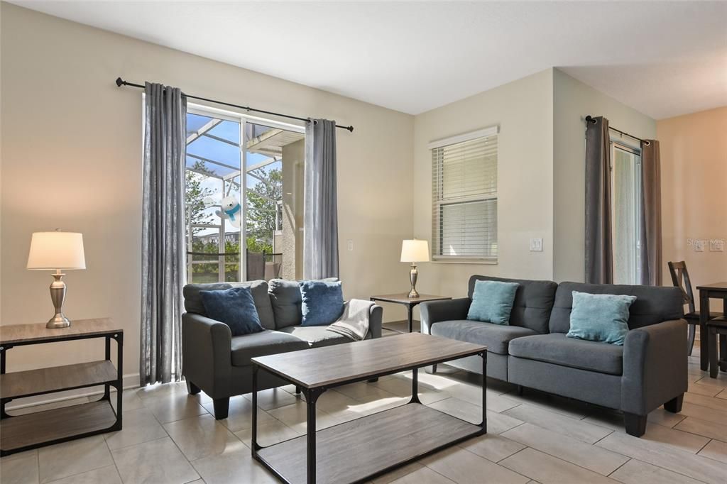 En Venta: $378,000 (4 camas, 3 baños, 1914 Pies cuadrados)