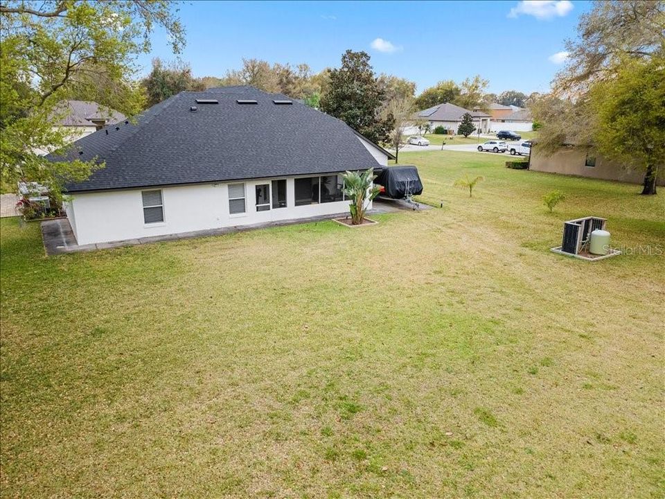 For Sale: $569,900 (4 beds, 2 baths, 1992 Square Feet)