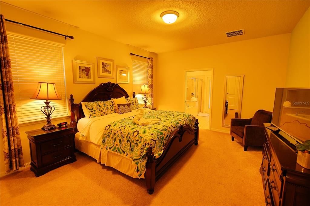 For Rent: $5,000 (9 beds, 6 baths, 4391 Square Feet)